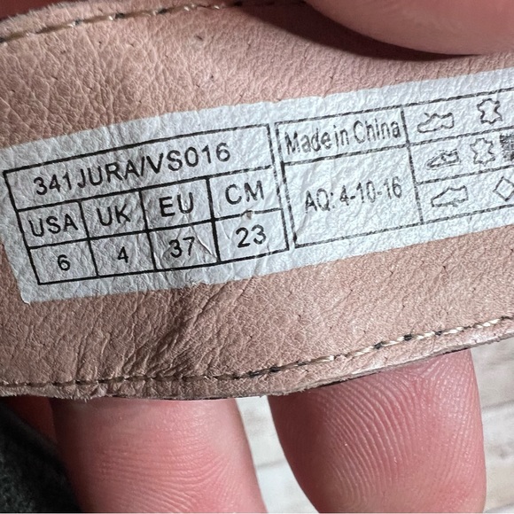 💚Vionic Grace Jura velcro zebra sandals - Picture 8 of 8